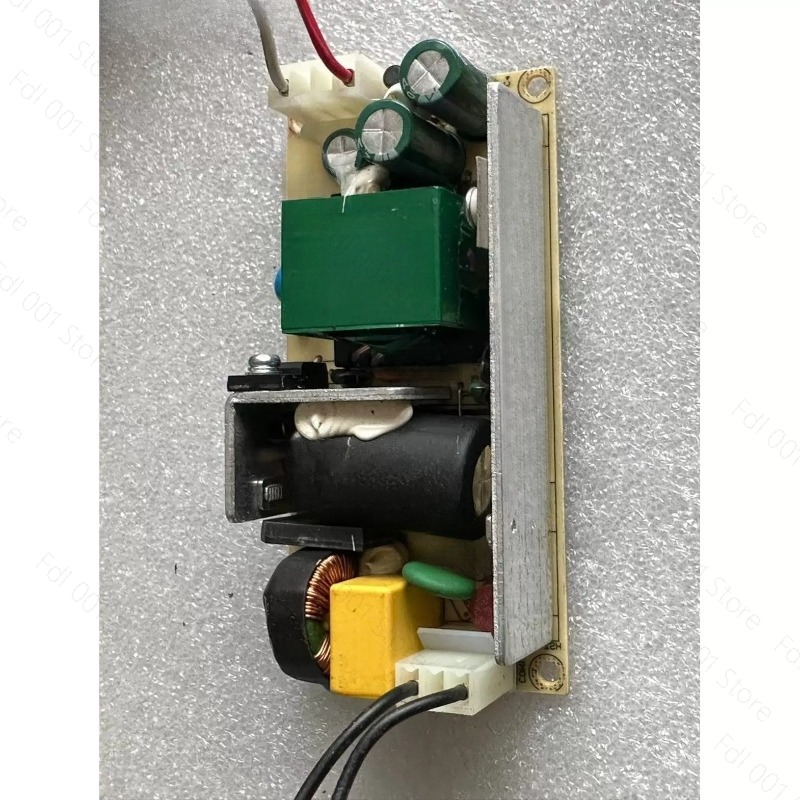 Demontaż używanego zasilacza V – Ac Power Supply recenzja i cena